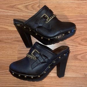 Like new cloud walker heel clogs black size 8